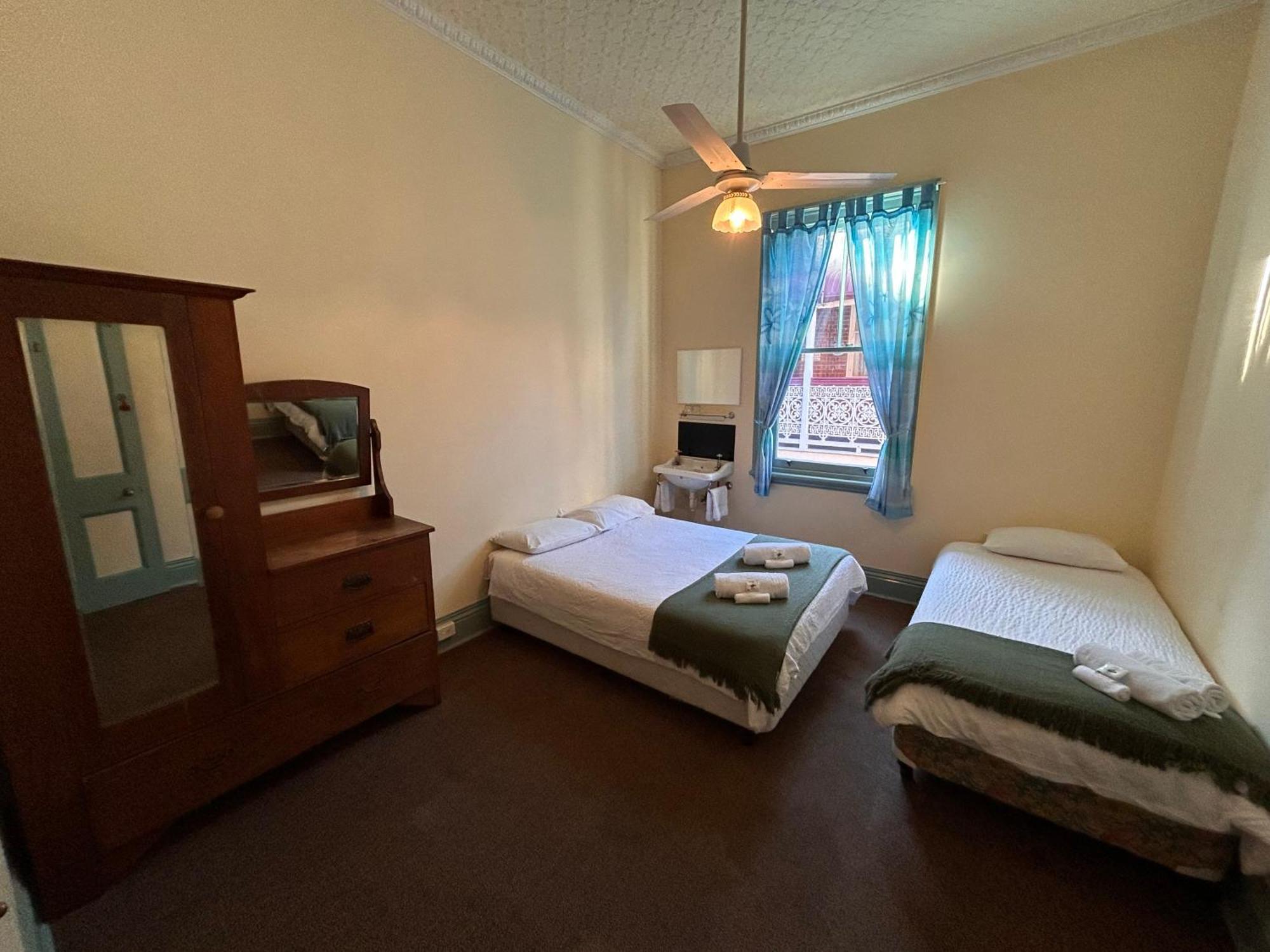 Criterion Warwick Hotel Esterno foto